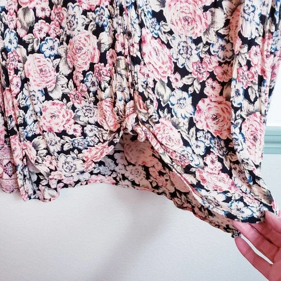 Billabong Women's Get Together V Neck Front Floral Shirt Tie Front Top Small - Picture 5 of 12